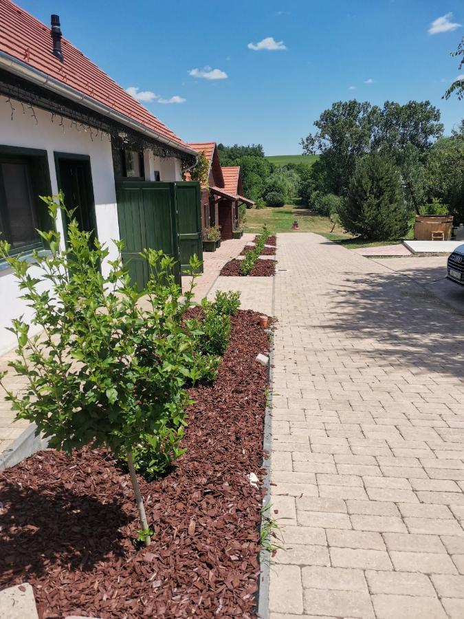 Novak Porta Vendeghaz-Tab, Zala Apartment Luaran gambar